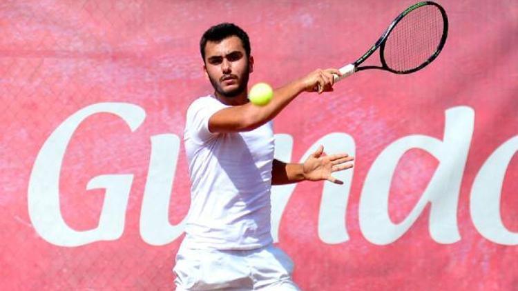 Tenis milli takım seçmeleri Adanada yapılıyor