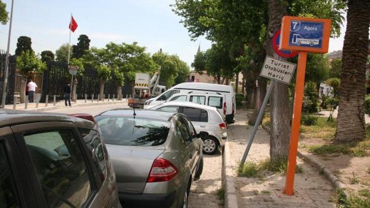 Turist otobüsü gelmeyince otopark oldu