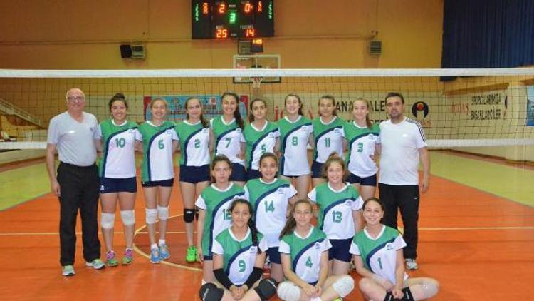 Çorlu Belediyesi voleybol takımı şampiyon oldu