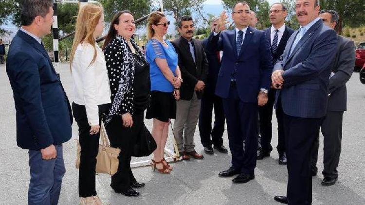 Vali Toprak, Çocukları her türlü istismardan kurtarmamız lazım