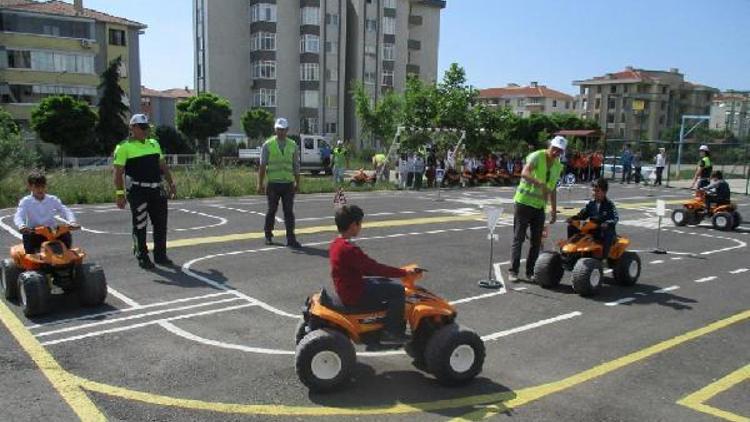 Tekirdağ Büyükşehir Belediyesi’nden öğrencilere trafik eğitimi