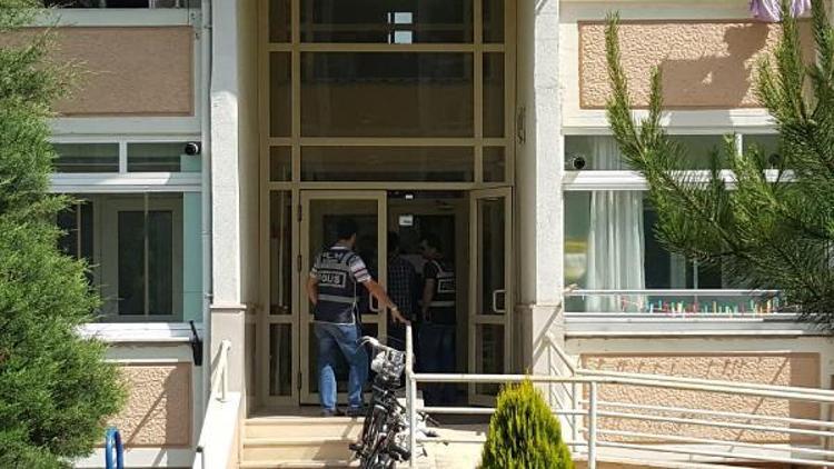 Düzcede Zaman gazetesi temsilcilerinin evlerine baskın