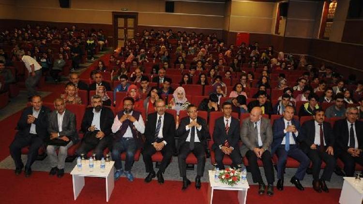 Edebiyatın seçkin yazarları Artvin’de öğrencilerle buluştu