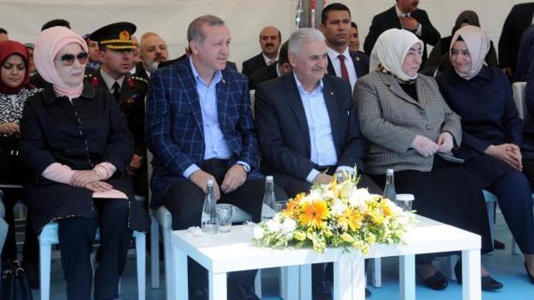 Erdoğan: Bizimle NATOda beraber olanlar, askerini YPGnin işaretleriyle Suriyeye gönderemez