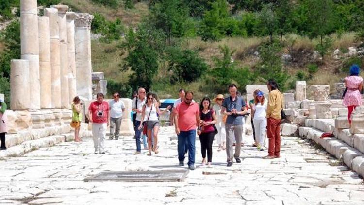 İngiliz gazeteciler Stratonikea Antik Kentini gezdi