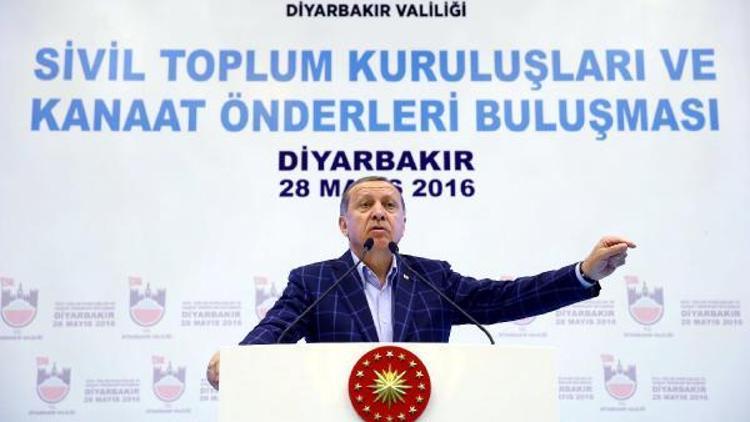 Erdoğan: Bizimle NATOda beraber olanlar, askerini YPGnin işaretleriyle Suriyeye gönderemez (2)