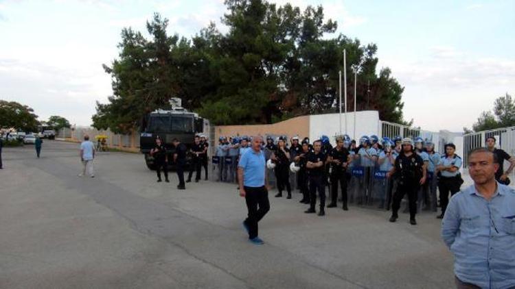 Konser alanına alınmayan Grup Yorum, parkta konser verdi