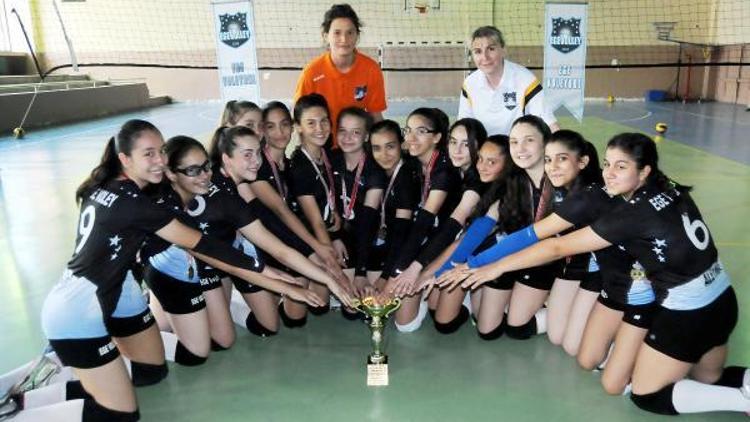 Ege Voleyboldan büyük başarı