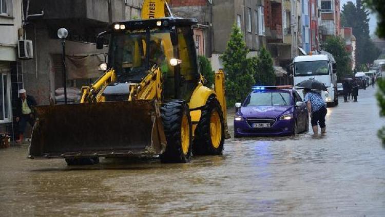 Ünye’de selin açtığı yaralar sarılıyor