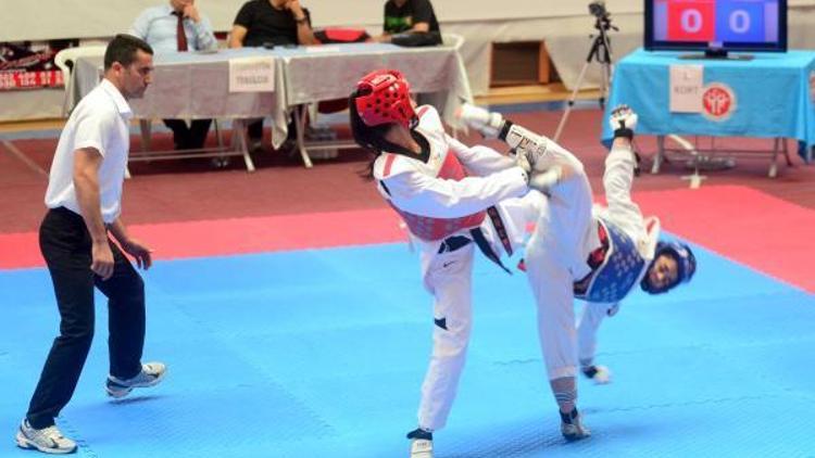 Adanada okullararası taekwondo şampiyonası sona erdi