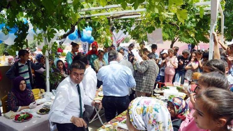 Acarobası Mahallesinde yemek yarışması