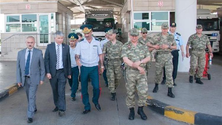 Azerbaycan Sınır Komutanı Mehmedof, Kapıkule’de incelemede bulundu