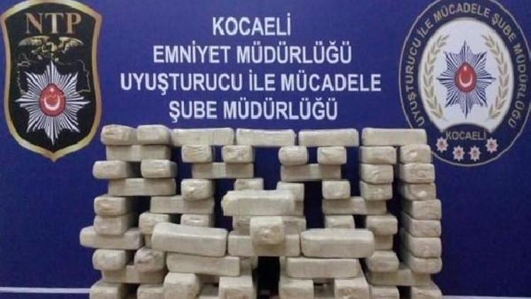 Otobüsün yakıt deposundan 41 kilo 400 gram eroin çıktı