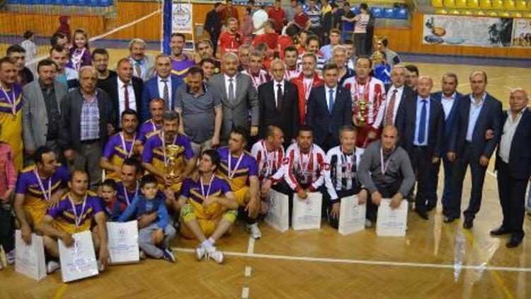 Kurumlar Voleybolda şampiyon MKE Destek Tesisleri