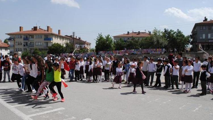 Ankarada 1500 öğrenciden 2 bin eser sergiye açıldı