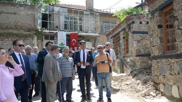 Osmangazi Belediyesi eski Bursayı günümüze taşıyor