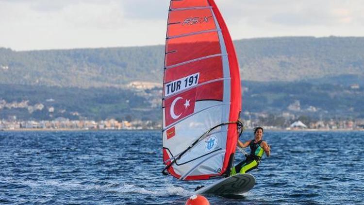 İzmirli Dilaraya sörfte olimpiyat hakkı