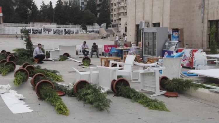 Şanlıurfa’da fırtına çadırları yerinden söktü