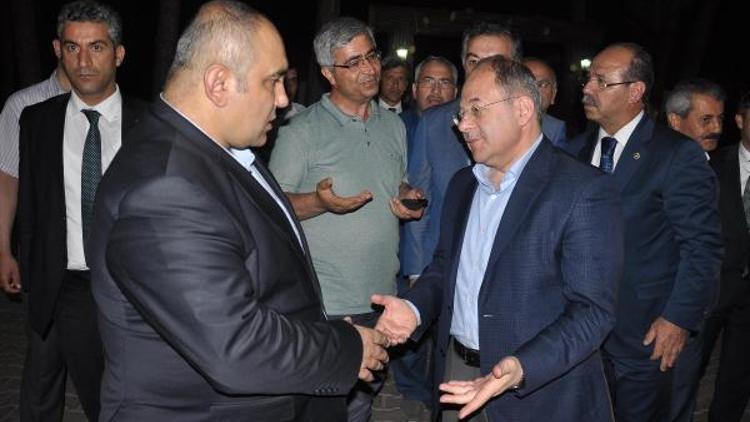 Sağlık Bakanı Recep Akdağ, kazanın ardından gece Osmaniyeye geldi