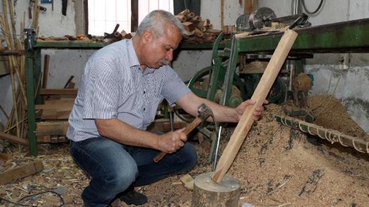 Evinin altındaki atölyede 26 yıldır dilsiz kaval üretiyor