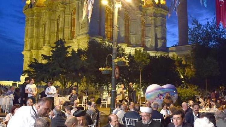 3 semavi dinin temsilcileri Beşiktaş’ta iftarda buluştu