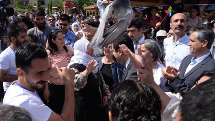 Demirtaştan liderlere çağrı: El ele verelim, öncelikle şu akan kanı, silahları susturalım