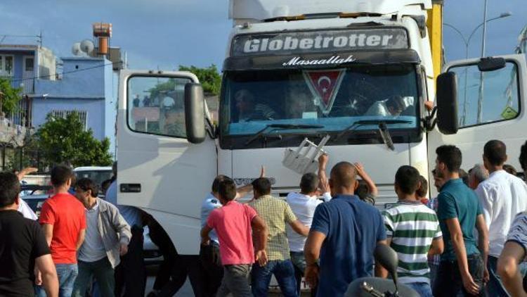 Bisikletten düşüp TIRın altında can verdi