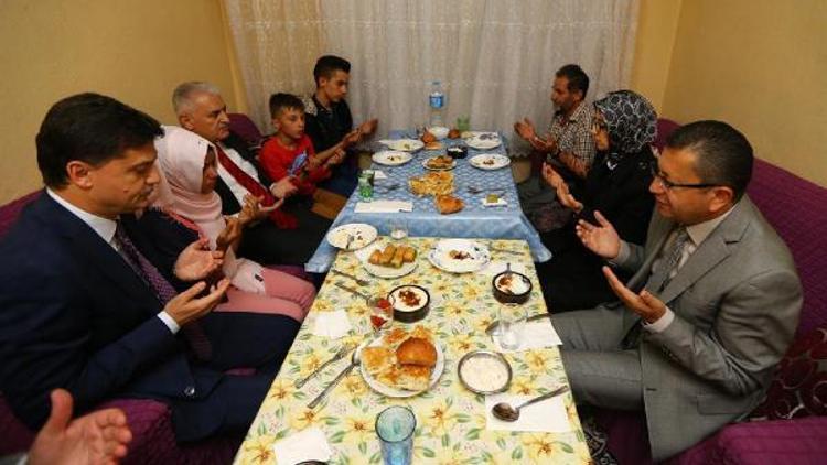 Başbakan Binali Yıldırım Altındağ’da iftar yaptı