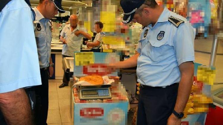 Süleymanpaşa Belediyesi ekipleri Ramazan pidesi satan marketleri denetledi