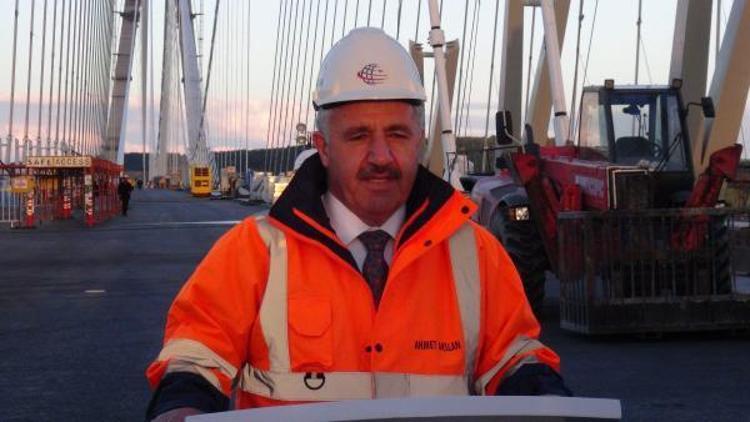 Ulaştırma Bakanı Arslan 3. Köprü üzerinde işçilerle iftar yaptı