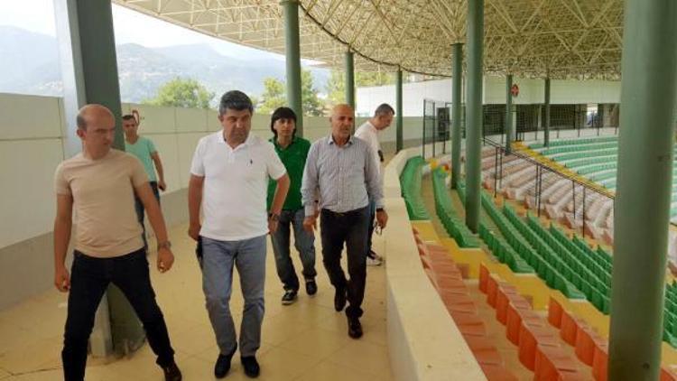 Başkan Çavuşoğlu stadı inceledi