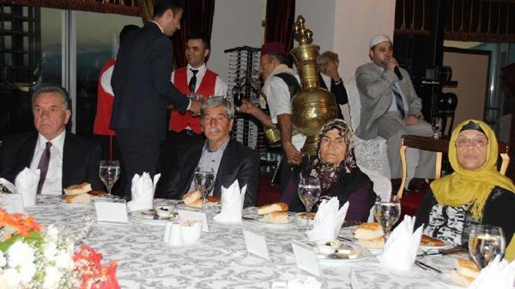 Vali Topacadan şehit yakınları ve gazilere iftar