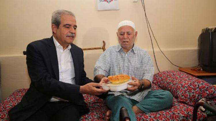 Şanlıurfa’da yoksul ailelere sıcak iftar yemeği servisi