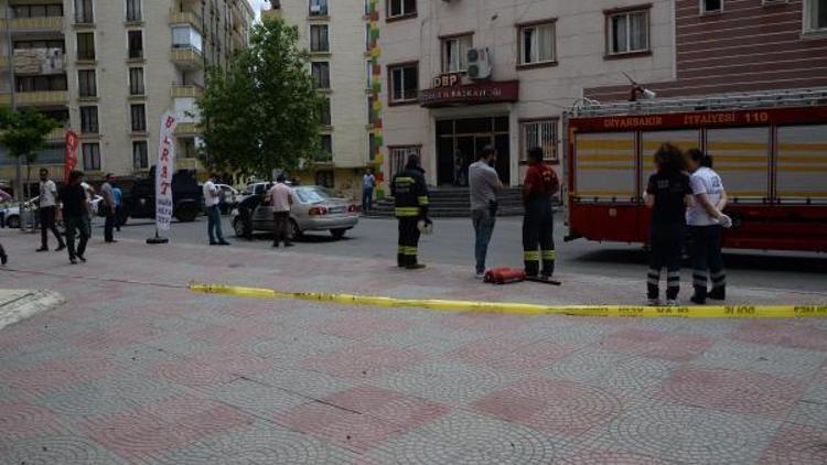 Eşiyle velayet konusunda anlaşamayınca kendini yakmaya kalktı