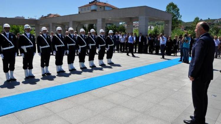 Erzuruma atanan Bartın Valisi törenle uğurlandı