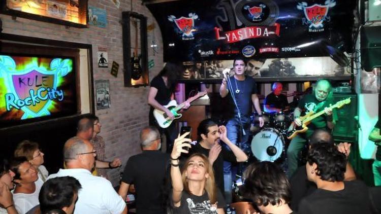 Kurtalan Ekspres, rock barda ustaları andı