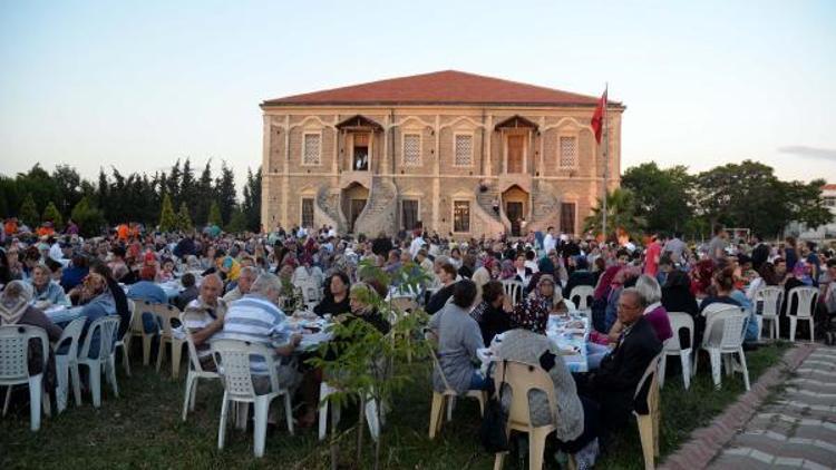 Gelibolu Mevlevihanesinde iftar ve sema gösterisi