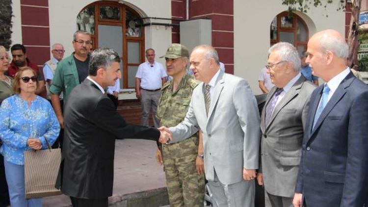 Manisa Valisi Bektaş, yeni görev yeri Rizeye uğurlandı