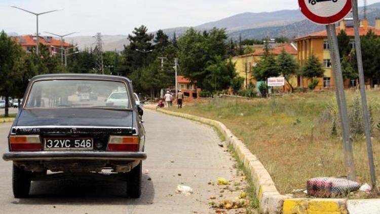 Köy muhtarının otomobille çarptığı kadın yaralandı