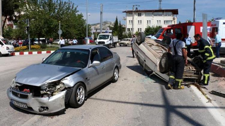 Burdurda trafik kazası: 4 yaralı