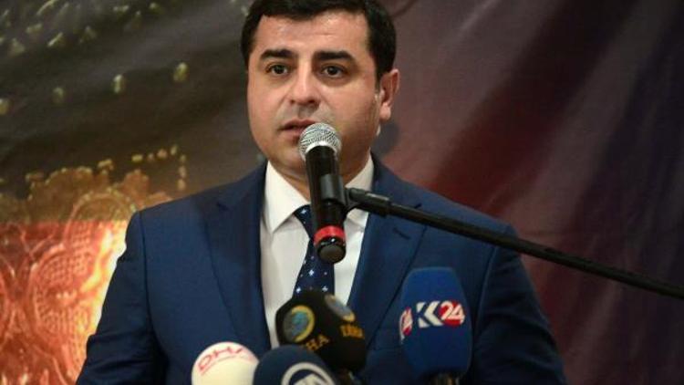 Demirtaş’tan Altan Tan’a eleştiri: “Yol ayrımında olan biz değiliz, yolunu şaşıranlar kendileri bulacaktır”