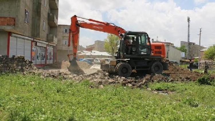 Diyadin Belediyesi yol açıyor