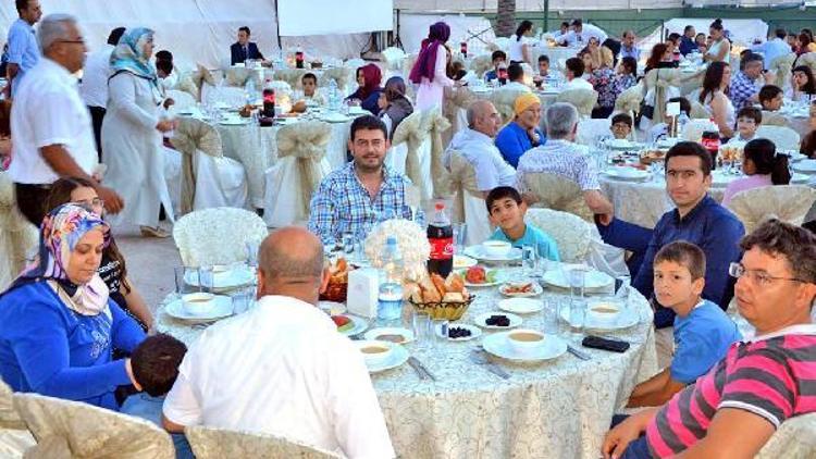 Sevgi Evlerinin çocukları iftarda