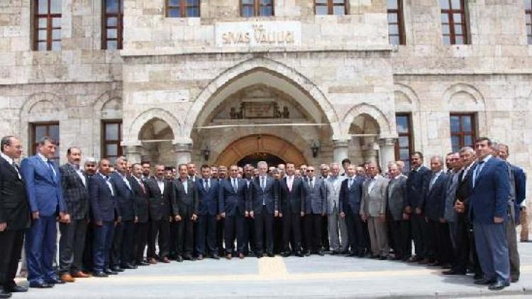 Vali Güle ziyaret yoğunluğu