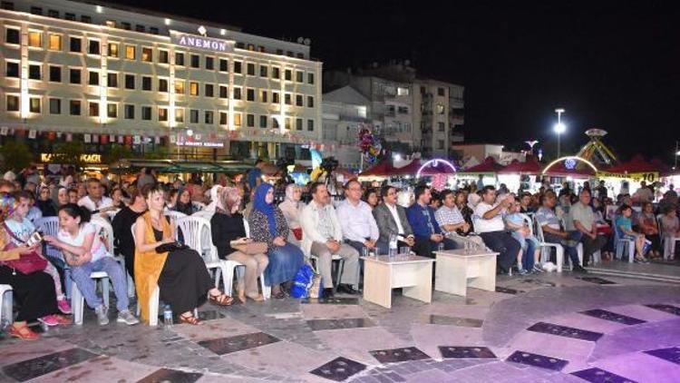 Manisada ilahi konserli Ramazan etkinliği