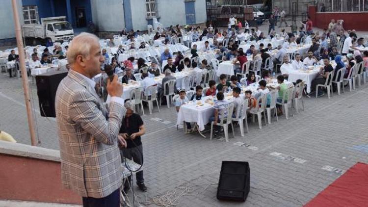 AK Partiden mahalle iftarları