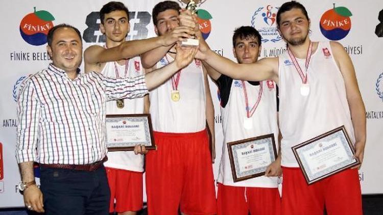 Finikede basketbol turnuvası