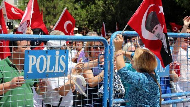 Boluda 10uncu Yıl Marşı yasağını protestoya, biber gazlı müdahale