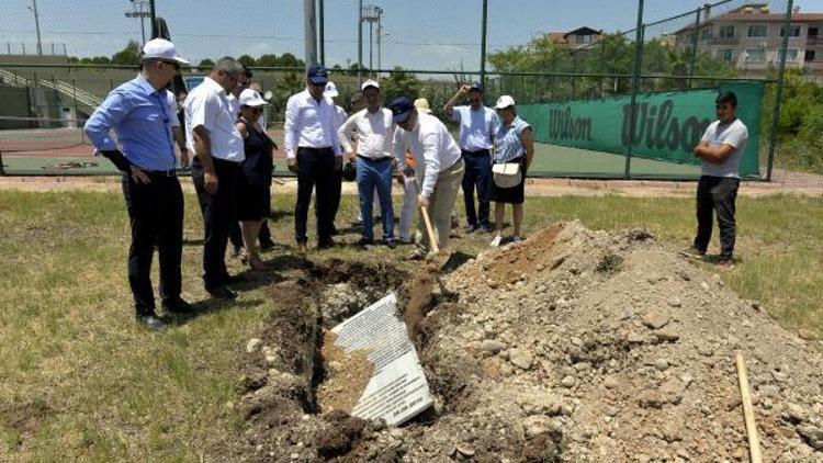 200 kiloluk mermere mektup yazıp toprağa gömdüler