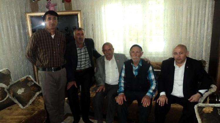 CHP Kocasinan ilçe teşkilatı şehit babasını ziyaret etti